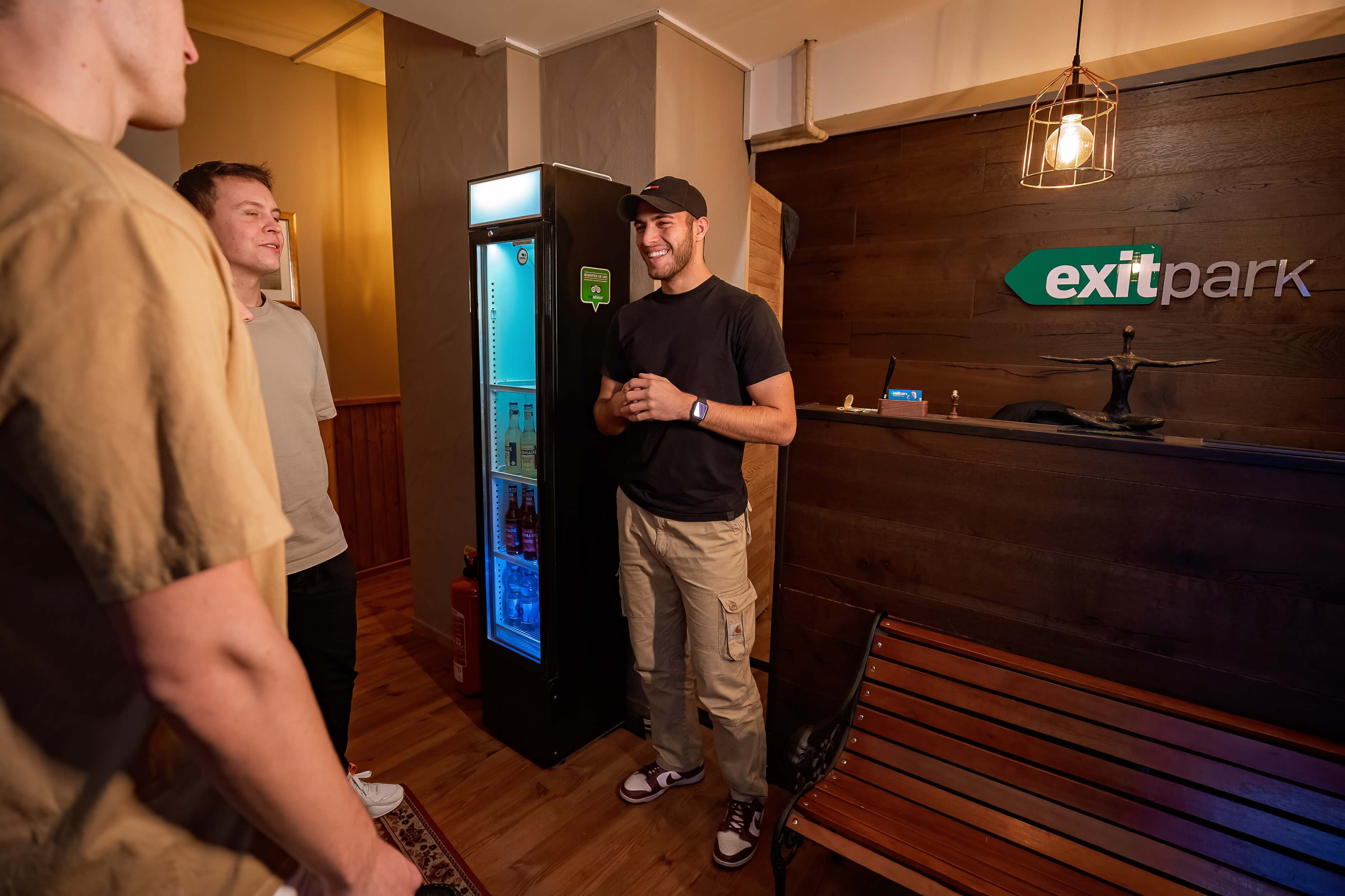 Game Master begrüsst Gäste im Exitpark